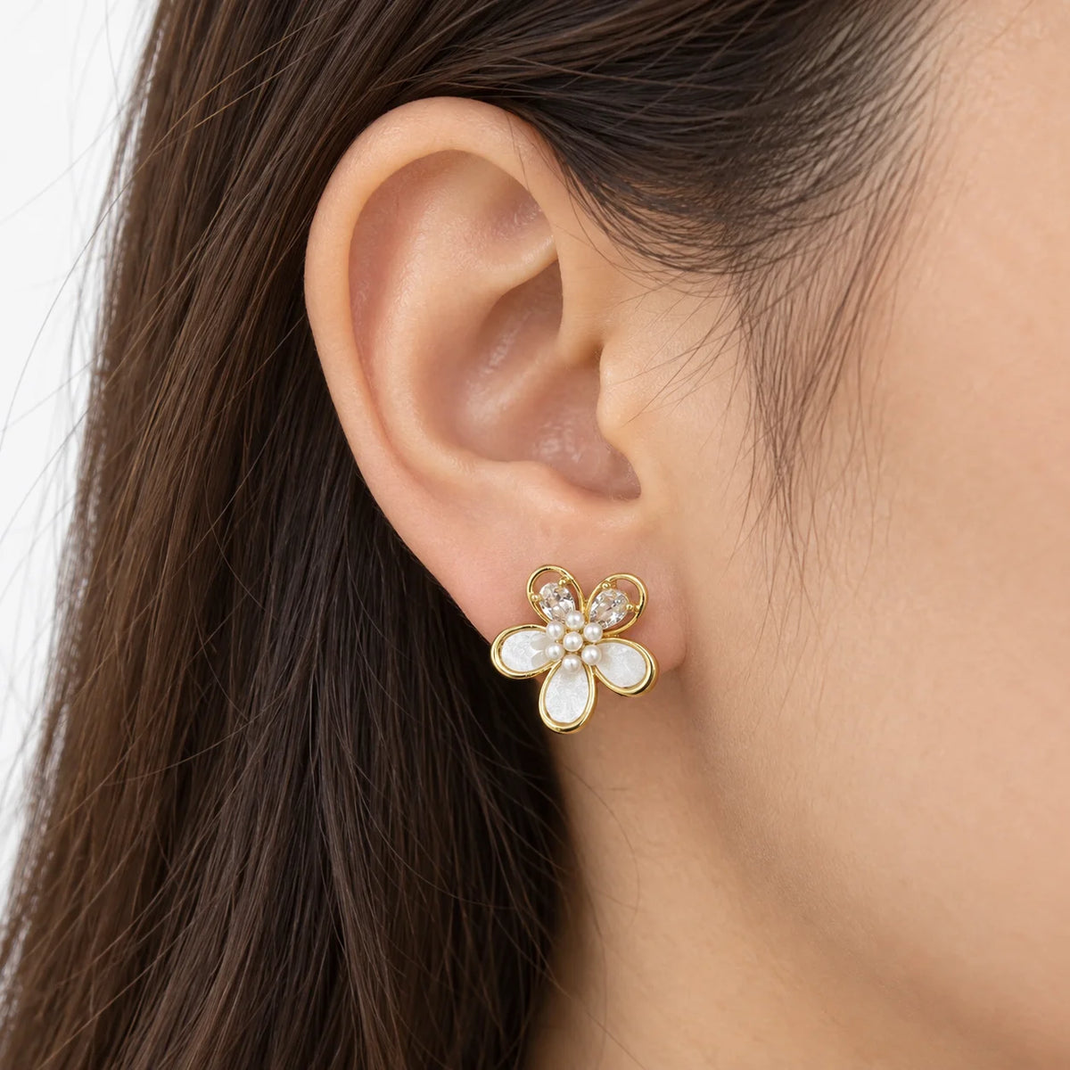 White Daisy Studs