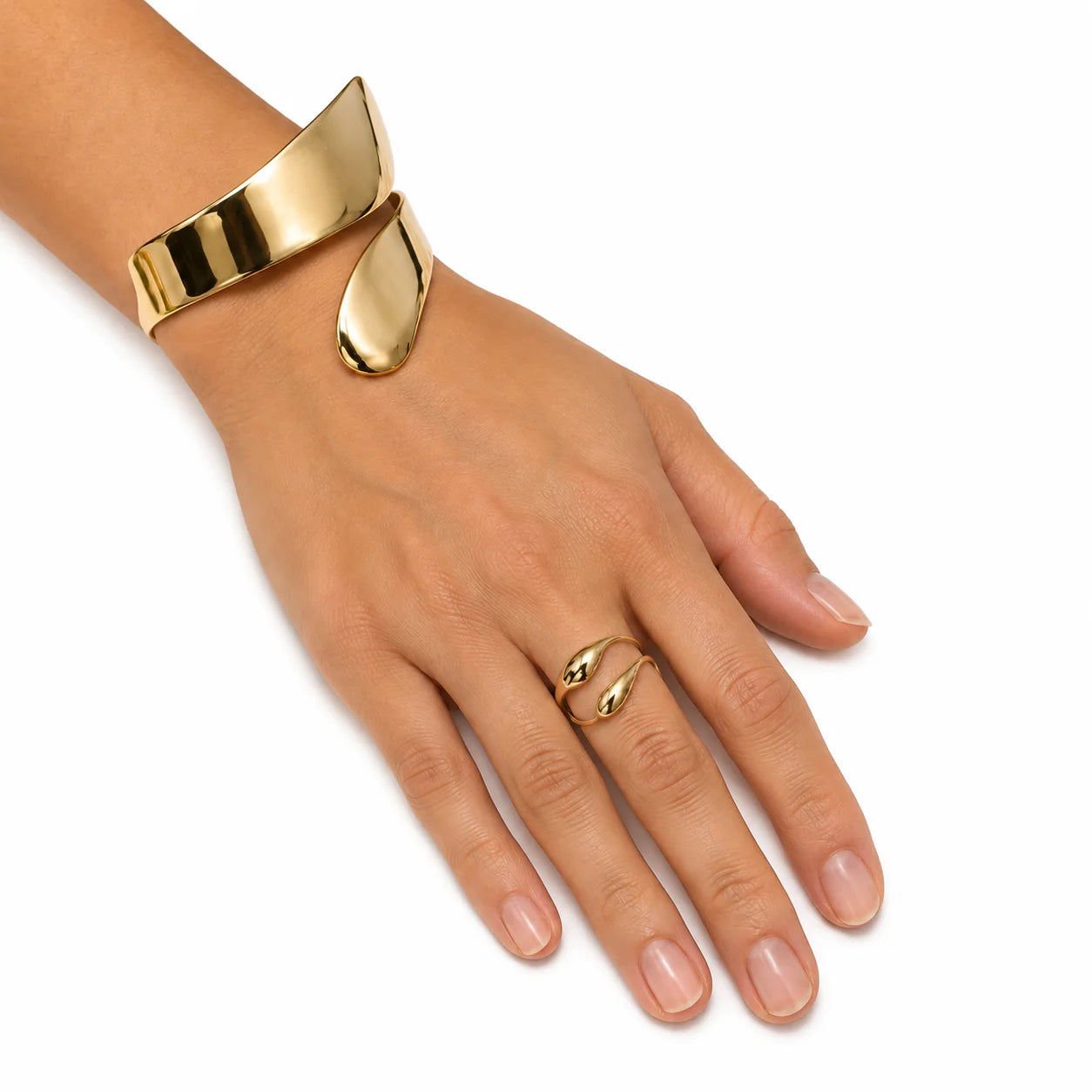 Twisted Flow hand Cuff