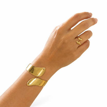 Twisted Flow hand Cuff